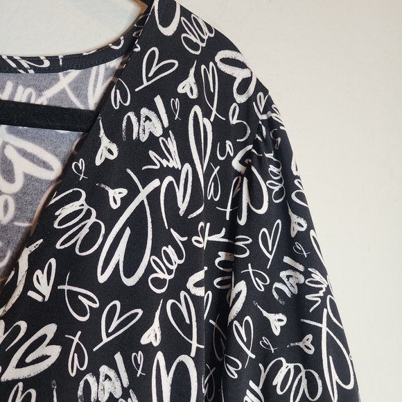 NWT Torrid Hearts Print Mini Studio Knit Surplice Dress Black White 6X Pockets - Picture 3 of 16